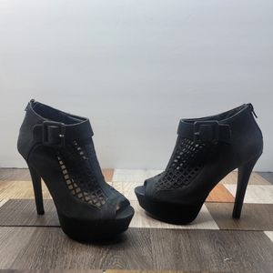 Women's 6 Black Platform Booties